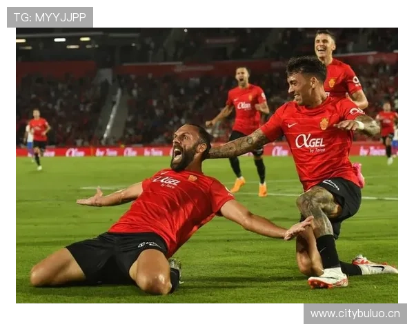 拉菲尼亚左脚内切射门解析：标志性进攻武器