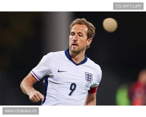 哈里·凯恩家冰箱里只有鸡胸肉和水，连狗都绕着走