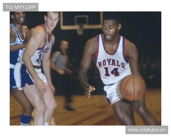 奥斯卡·罗伯特森持球突破提升球队进攻节奏对比当年效率明显更高